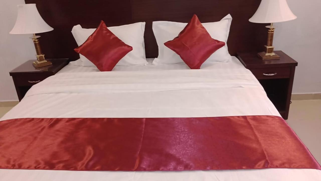 In Taibah Aparthotel Medina Kültér fotó
