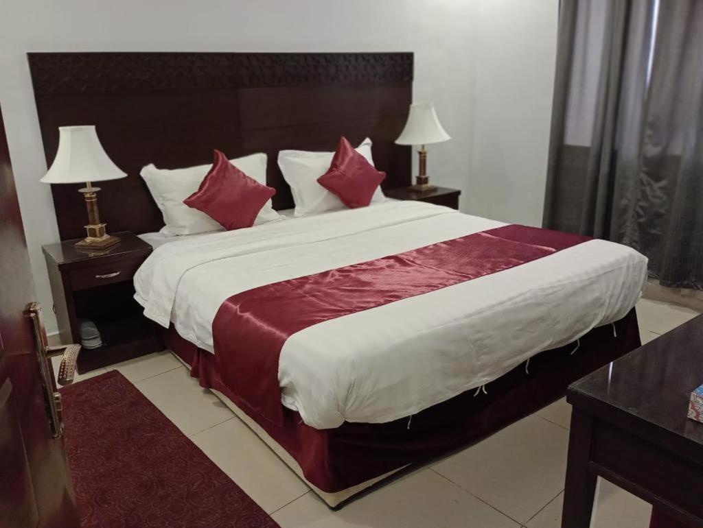In Taibah Aparthotel Medina Kültér fotó